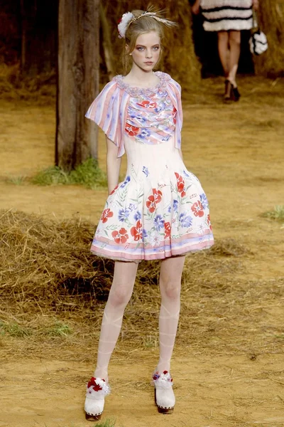 Look 49